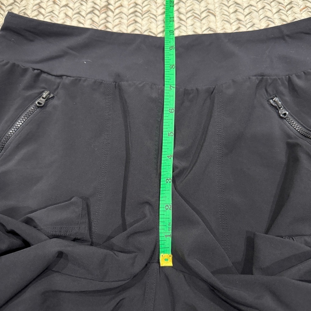 Lucy Black Cropped Jogger Pants - Picture 7 of 8